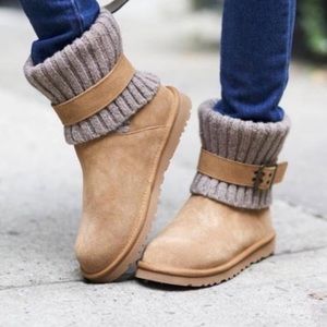 UGG Australia Women’s Cambridge Knit Buckle Boots Tan & Gray Size 8